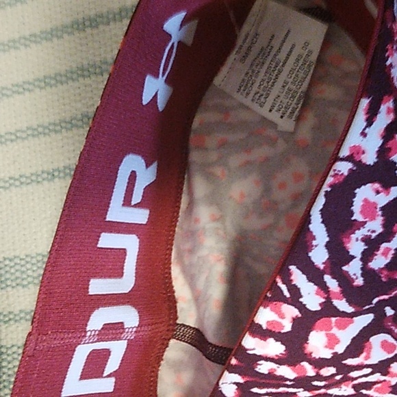 Women's Under Armour compression Mid Rise Shorty Tights Shorts NWT - Picture 7 of 9